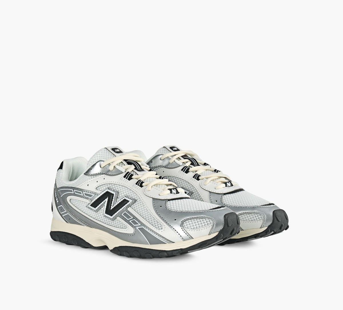 NEW BALANCE 204L in WHITE view 2