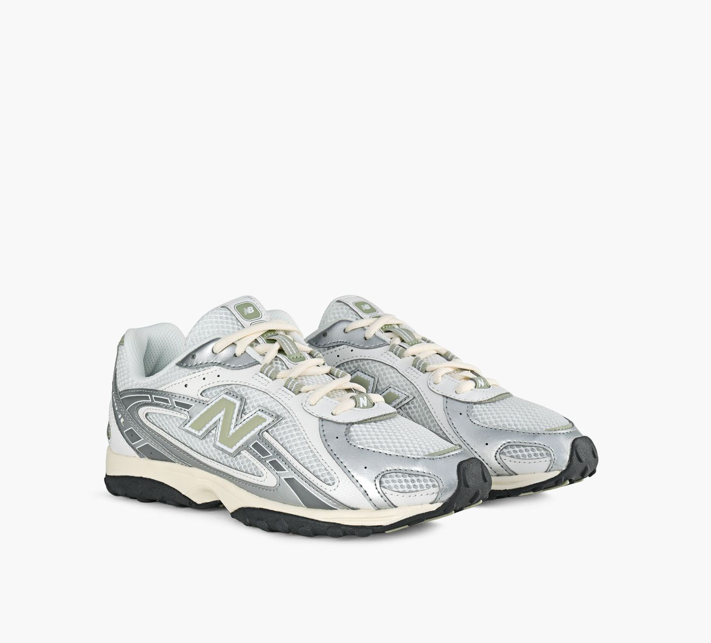 NEW BALANCE 204L in SILVER view 2