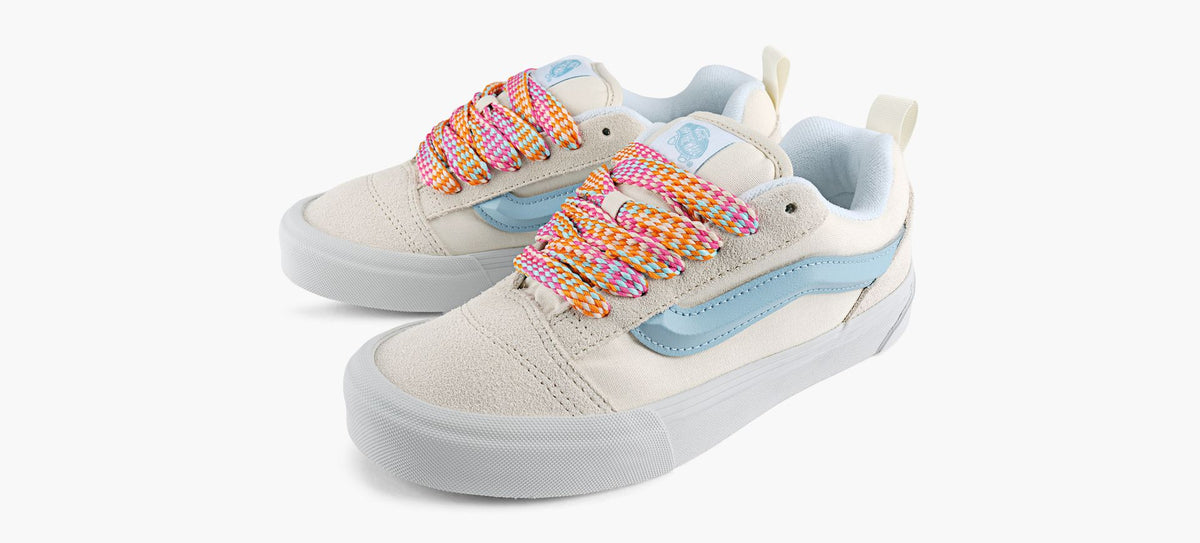 VANS KNUSKOOL in WHITE view 4