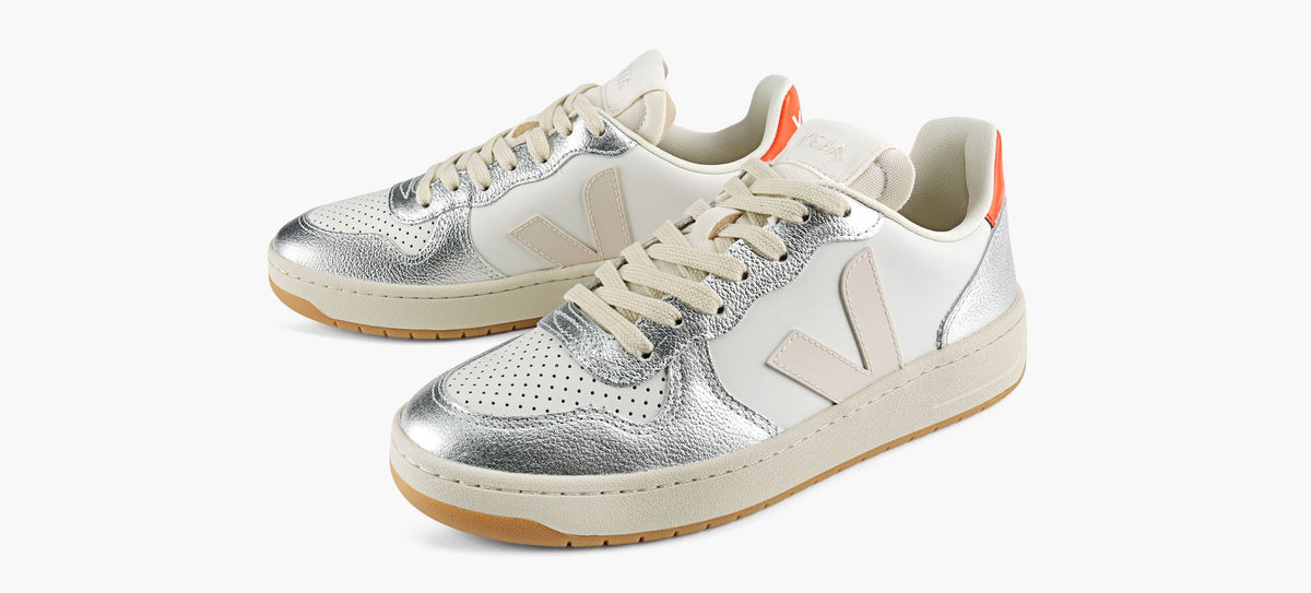 VEJA V10 in WHITE view 4