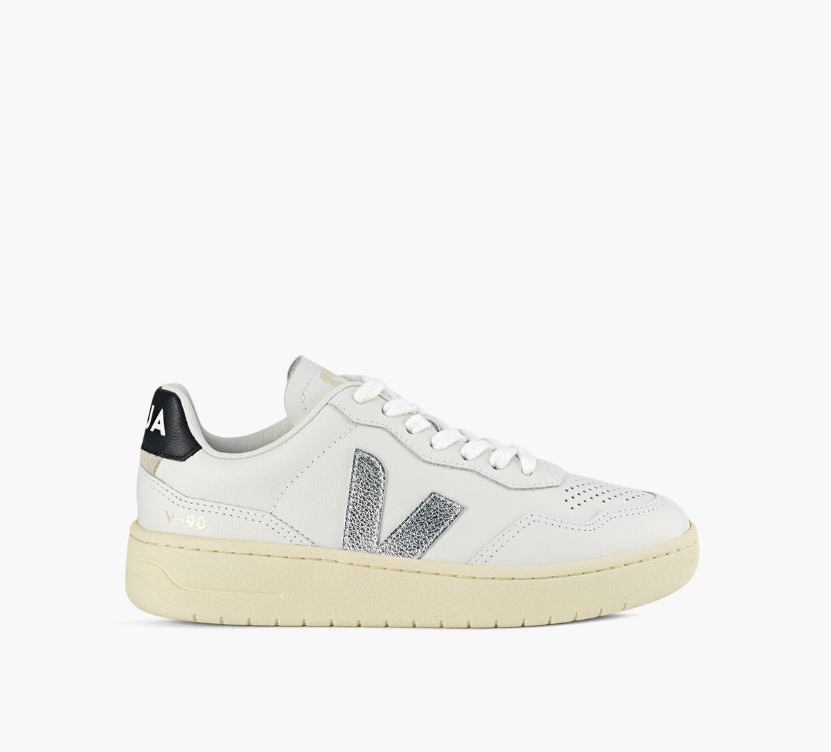 VEJA V90 in WHITE
