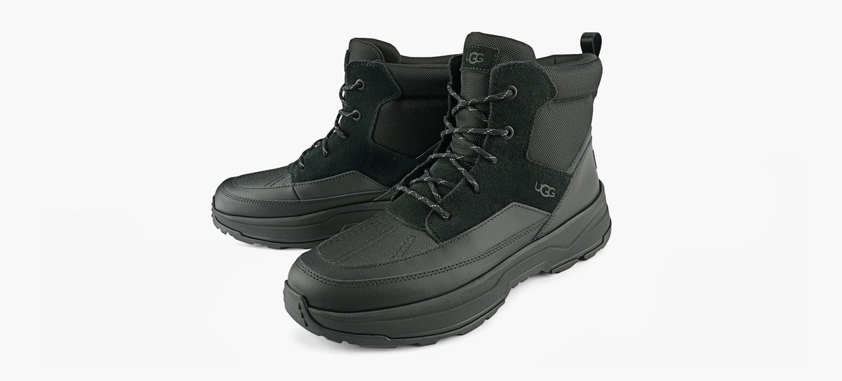 UGG TRUCKEEFIELDBOOT in BLACK view 4
