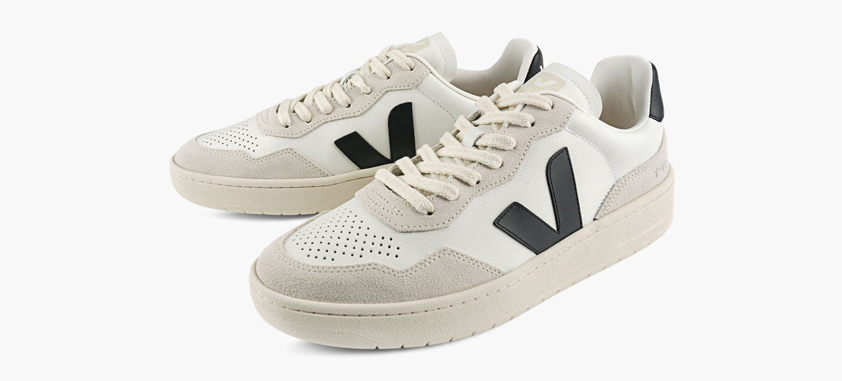 VEJA V90 in WHITE view 4