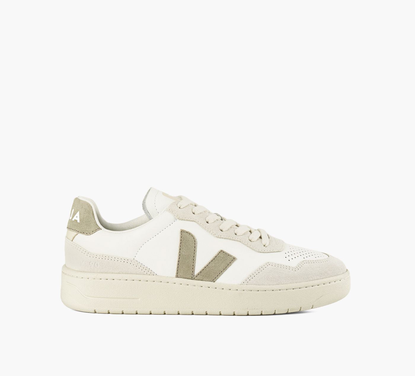 VEJA V90 in WHITE