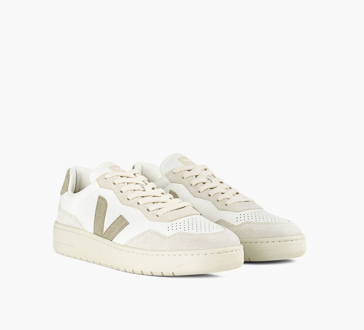 VEJA V90 in WHITE view 2