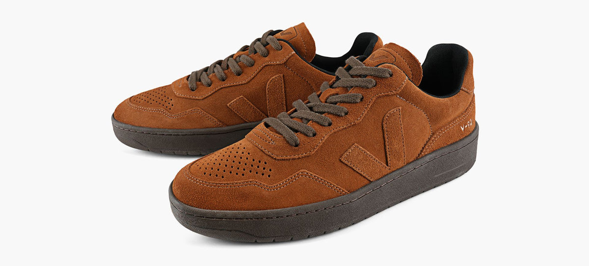 VEJA V90 in TAN view 4
