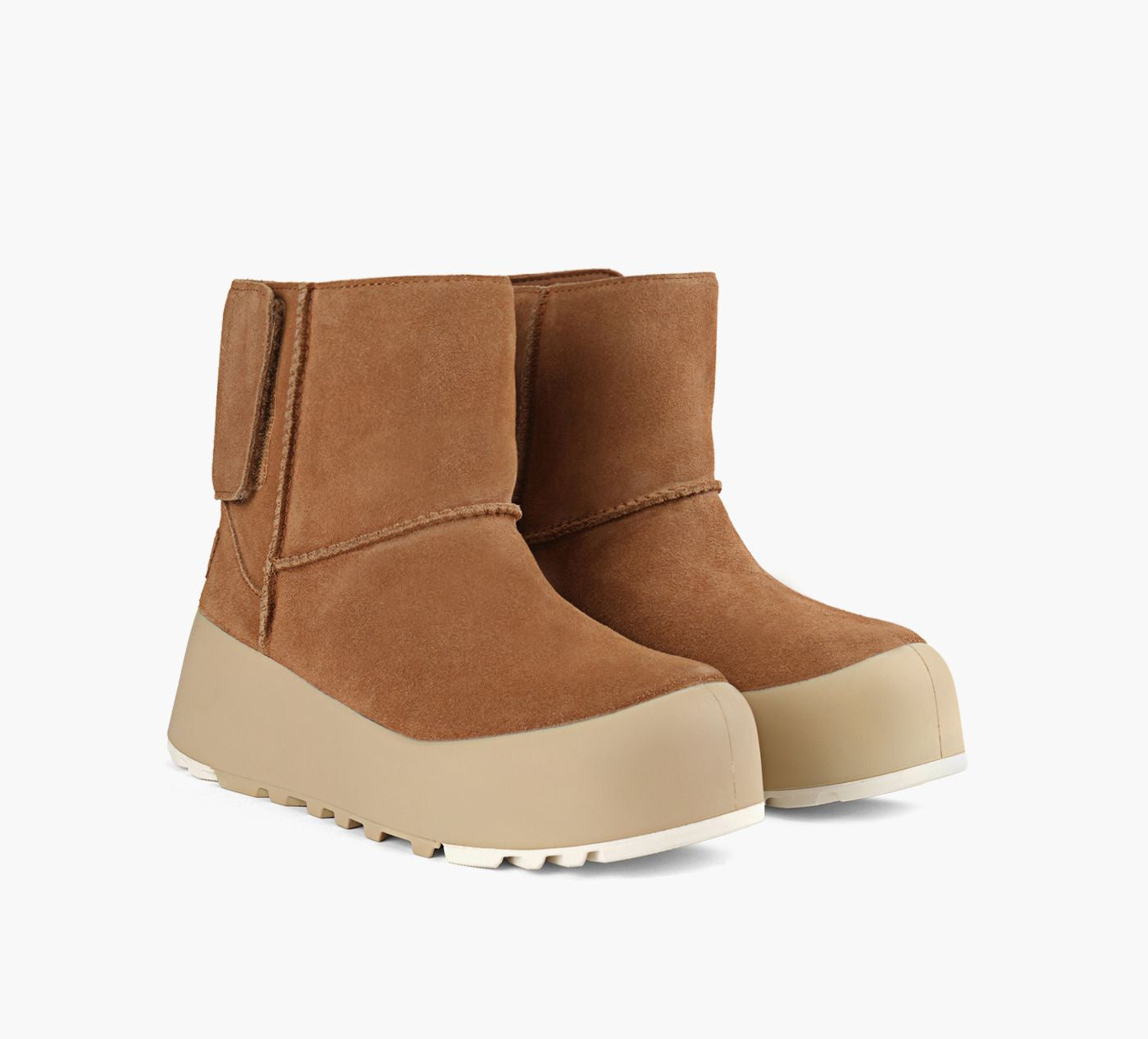 UGG CLASSICSTREETSCAPE en TAN vue 2