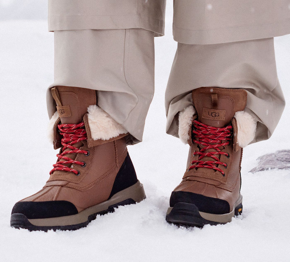 UGG ADIRONDACKBOOTXXV in TAN view 1a