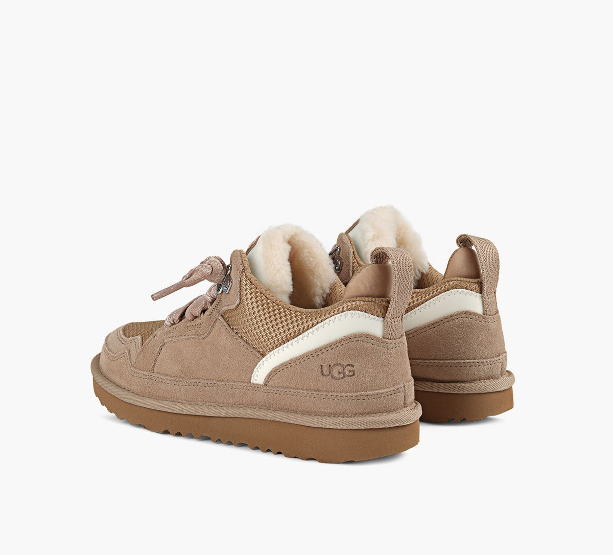 UGG LOWMEL en TAUPE vue 3