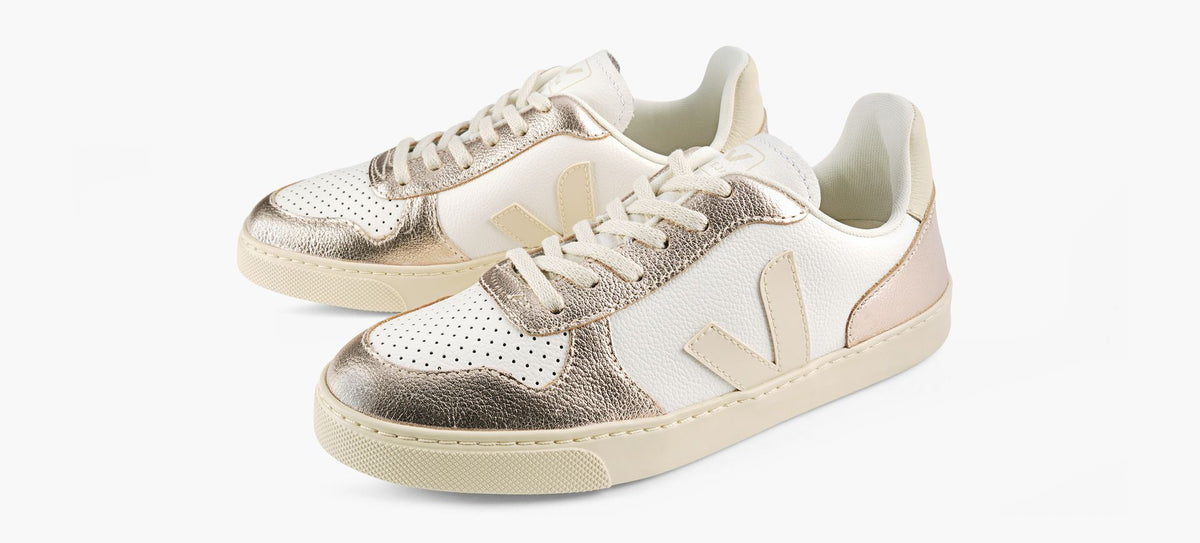 VEJA SMALLV10LACES in WHITE view 4