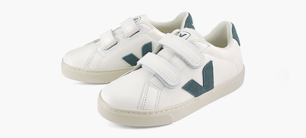 VEJA SMALLESPLAR in WHITE view 4
