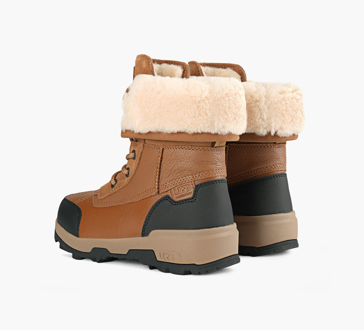 UGG BOTTEADIRONDACKXXV en TAN vue 3