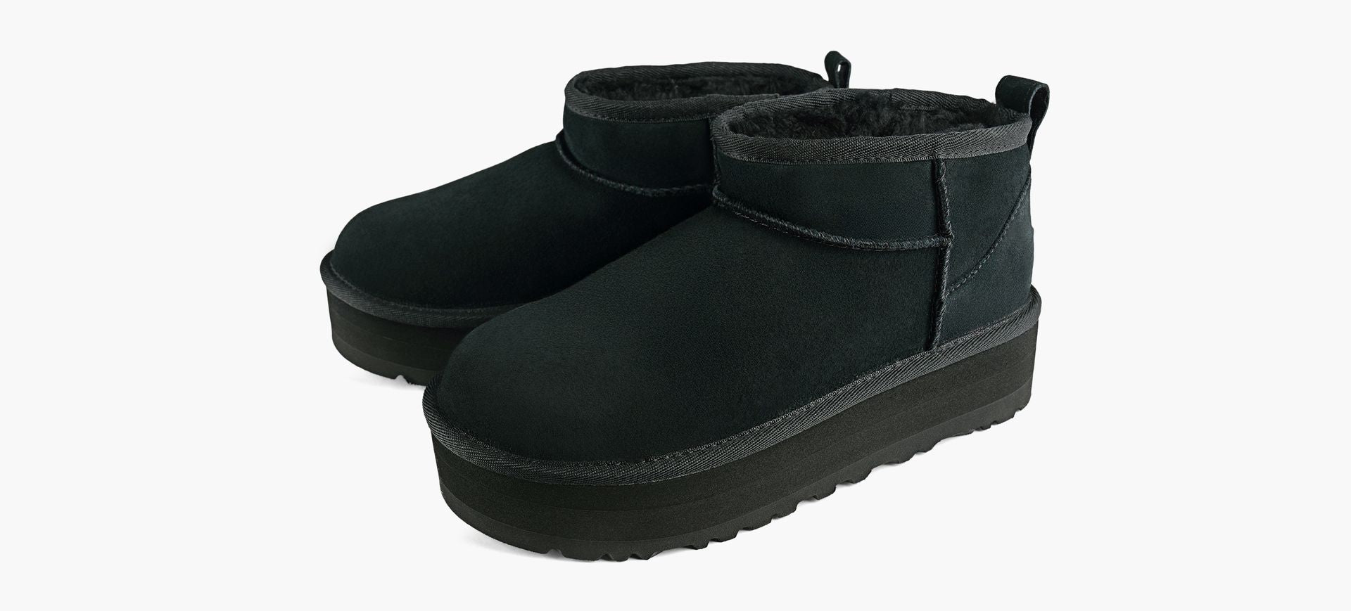 UGG CLASSICULTRAMINIPLATEFORME en NOIR vue 4