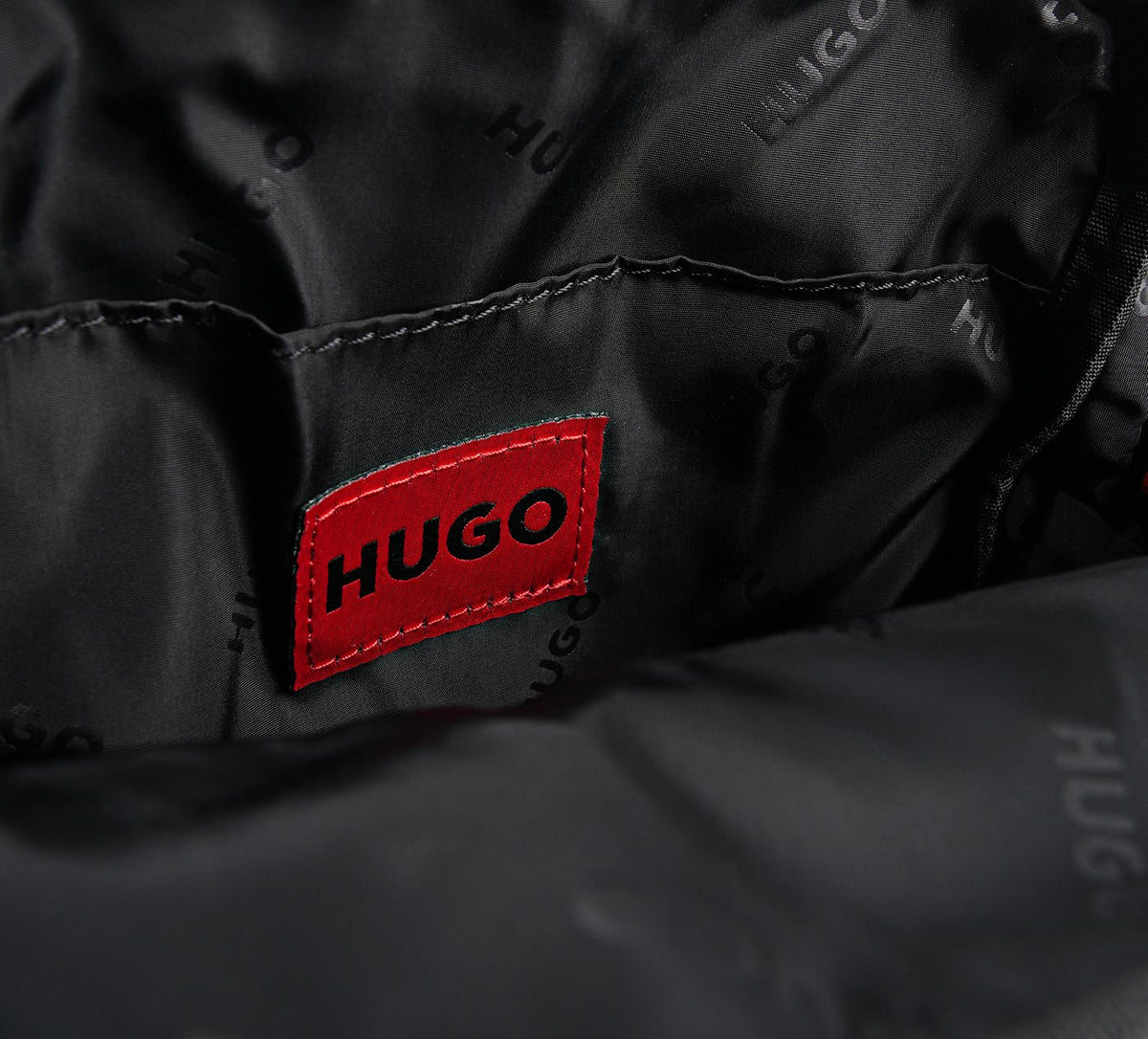 HUGO SACREPORTERJHIN en NOIR vue 4