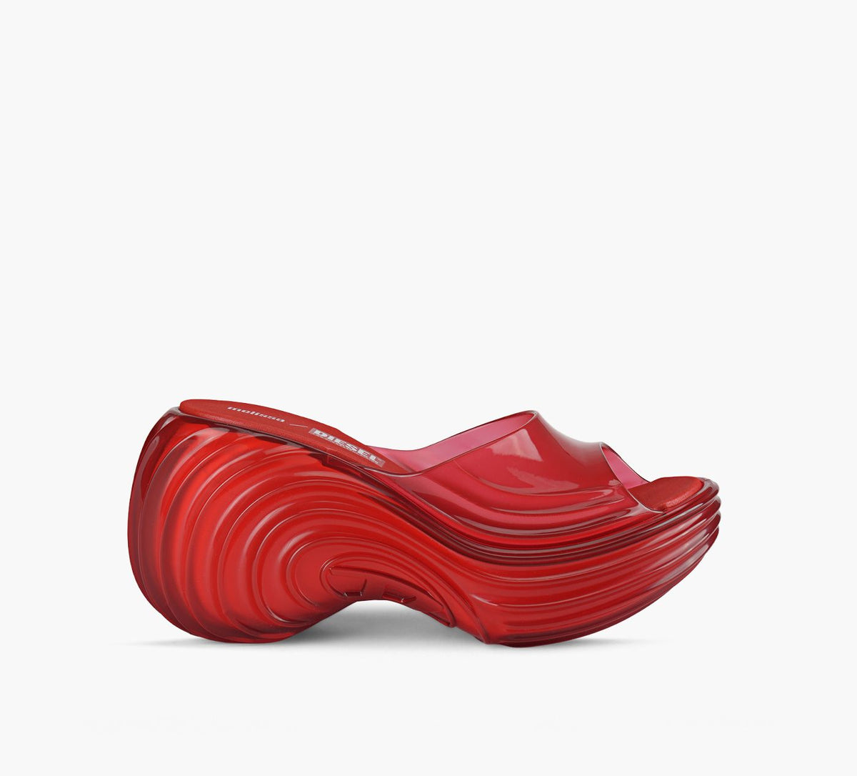 DIESEL MELISSAXDIESELQUANTUMPLATFORM in RED