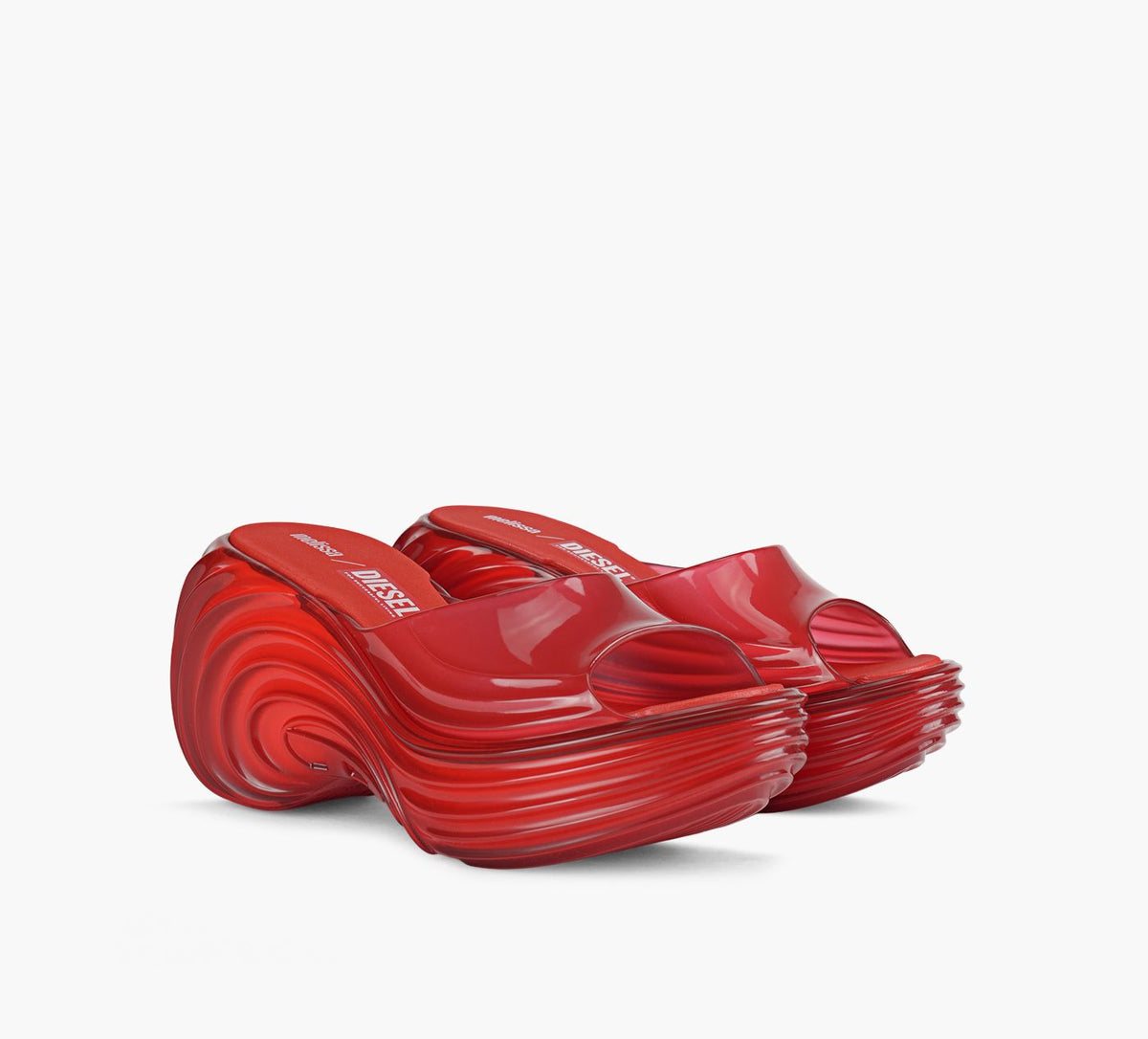 DIESEL MELISSAXDIESELQUANTUMPLATFORM in RED view 2