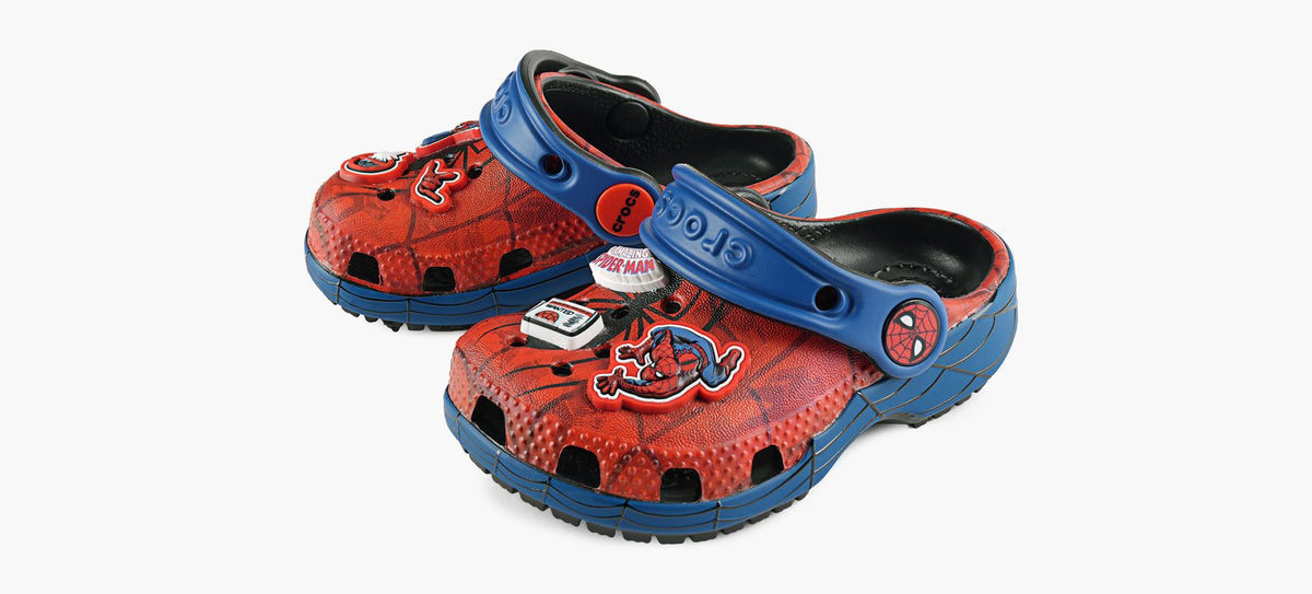CROCS SPIDERMANWEBCLASSICCLOG in RED view 4