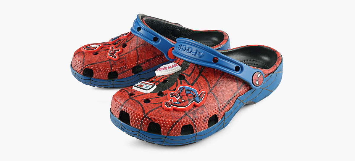 CROCS SPIDERMANWEBCLASSICCLOG in RED view 4