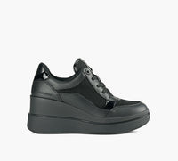 MICHAEL KORS EMMYWEDGETRAINER in BLACK