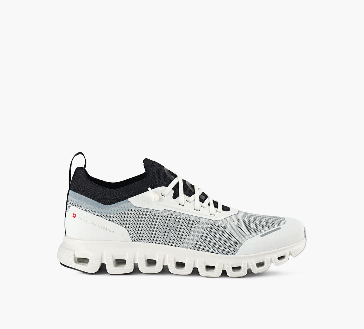 ON CLOUD6VERSA in WHITE