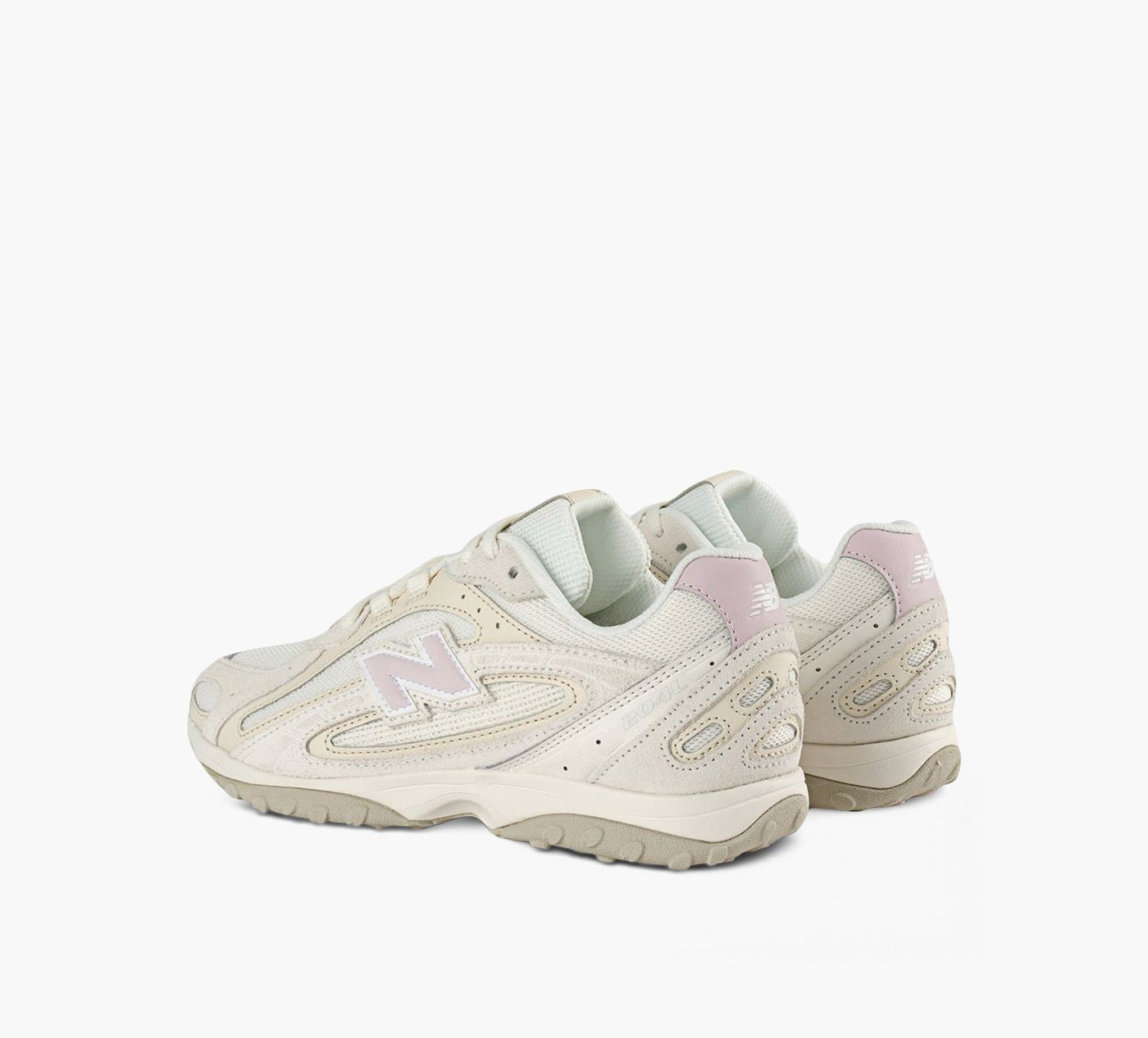 NEW BALANCE 204L in WHITE view 3