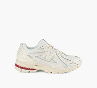 NEW BALANCE 1906R in WHITE