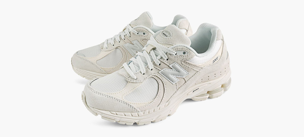 NEW BALANCE 2002R in WHITE view 4