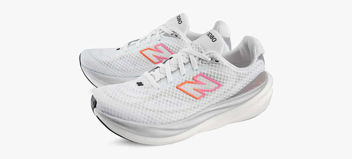 NEW BALANCE 1080V15 en BLANC vue 4