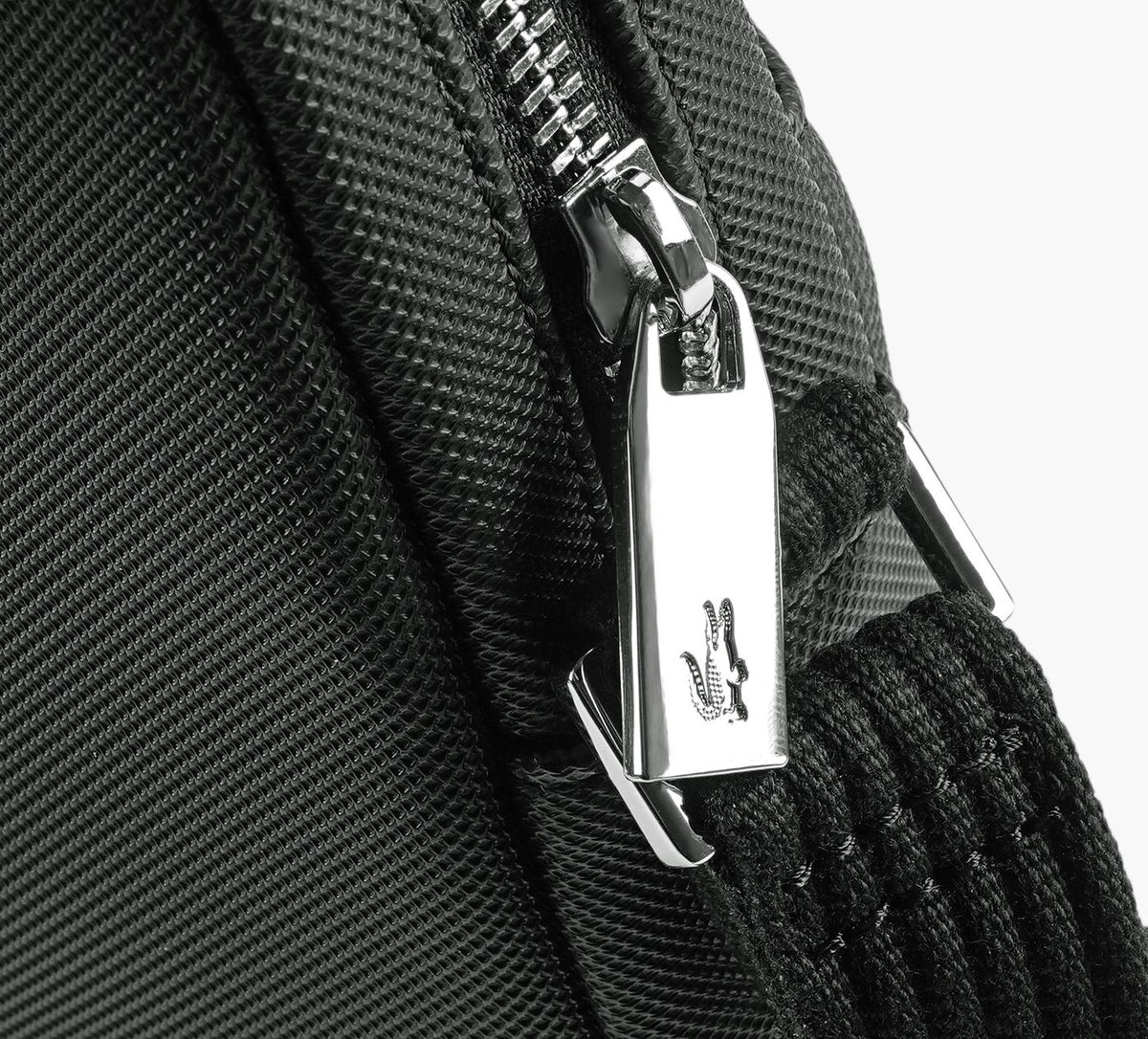 LACOSTE SLIMVERTICALCAMERABAG in BLACK view 3