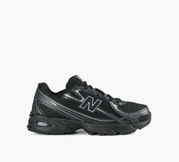 NEW BALANCE 740 in BLACK