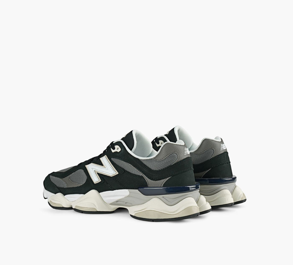 NEW BALANCE 9060 en NOIR vue 3