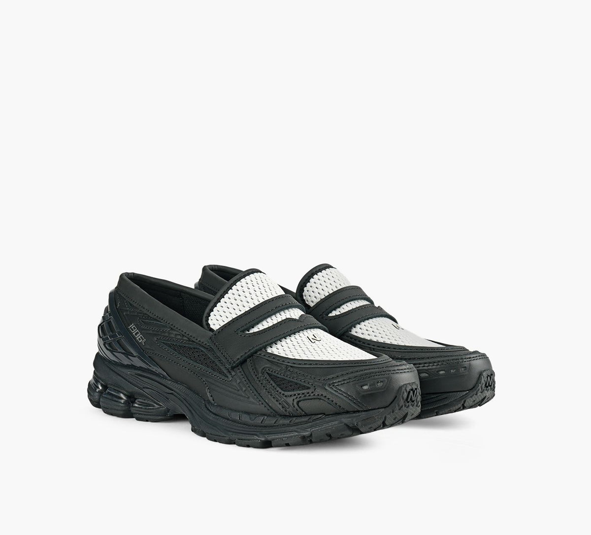 NEW BALANCE 1906L in BLACK view 2
