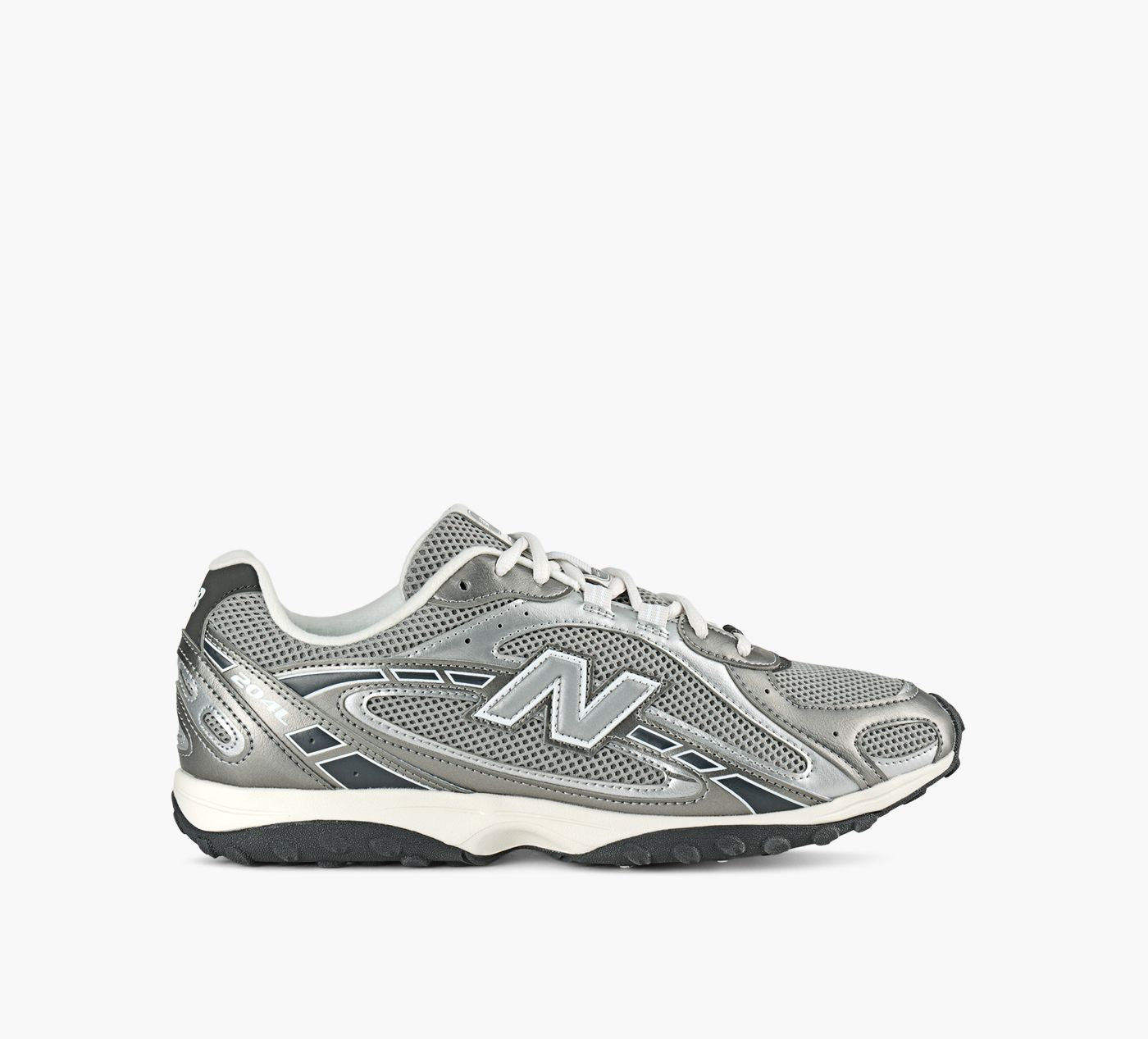 NEW BALANCE 204L in SILVER