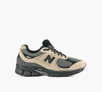 NEW BALANCE 2002R en TAN