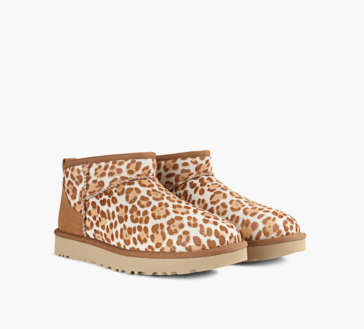 UGG CLASSICULTRAMINIPLAINS en TAN vue 2