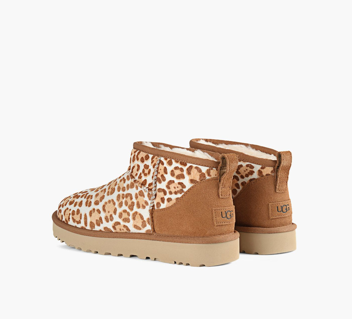 UGG CLASSICULTRAMINIPLAINS en TAN vue 3