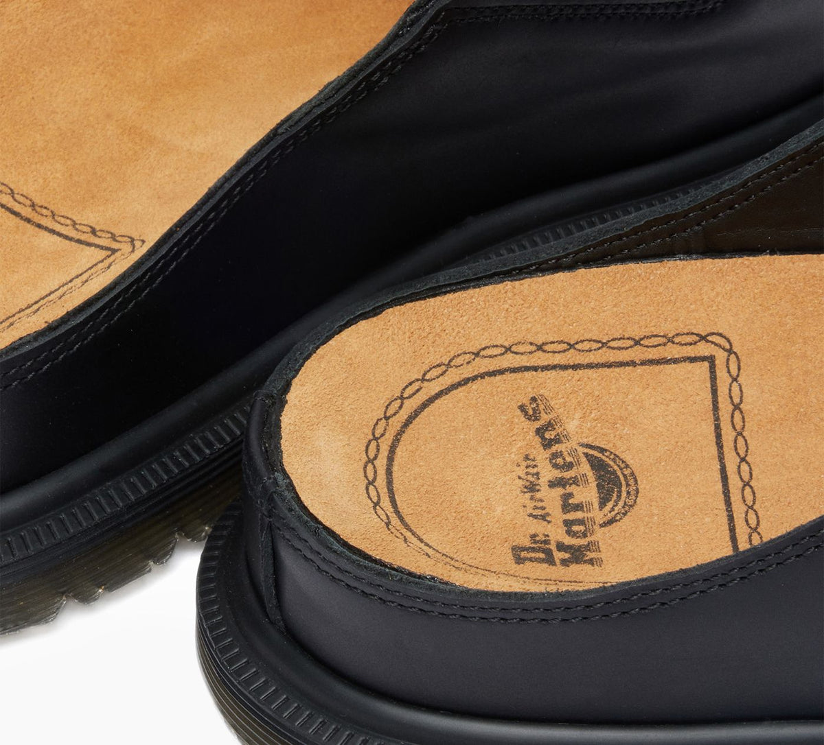 DR. MARTENS SANMULE in BLACK view 7