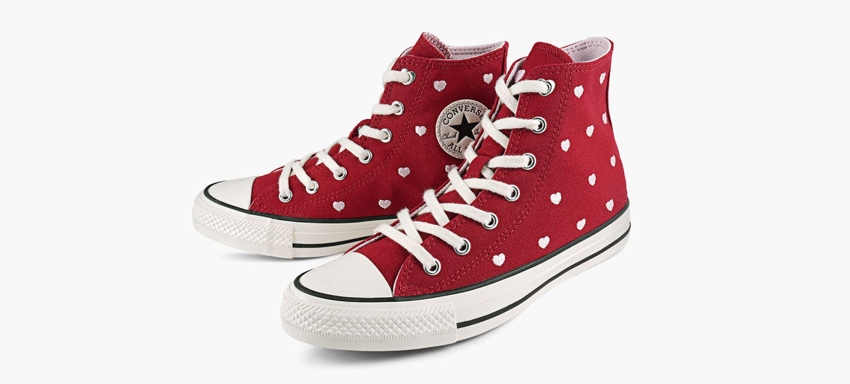 CONVERSE CHUCKTAYLORALLSTARCOEURSROSES en ROUGE vue 4