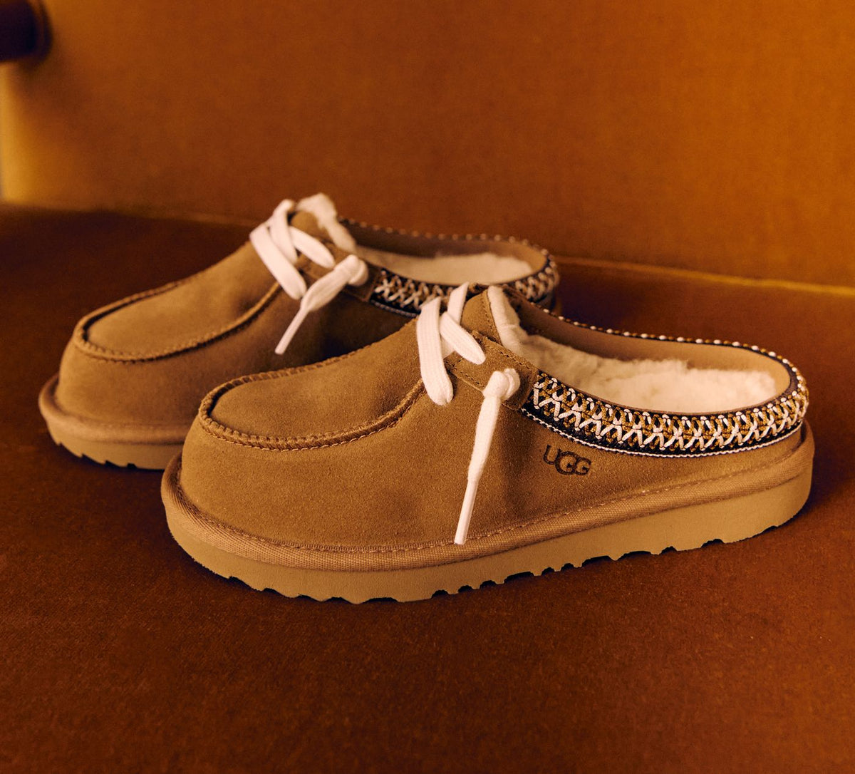 UGG TASMANMULE in TAN view 7
