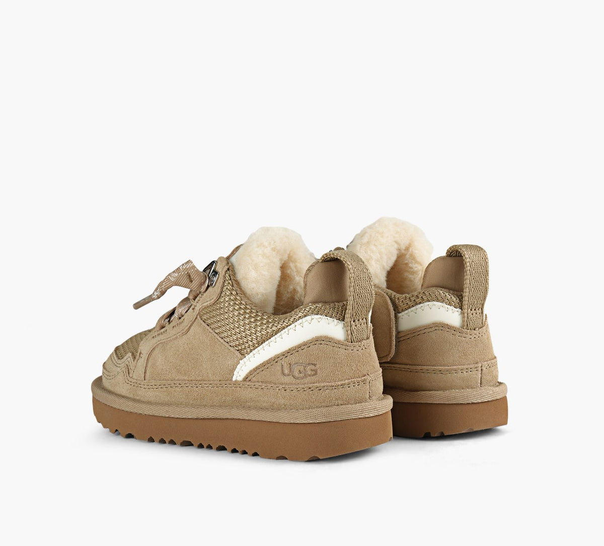 UGG LOWMEL en BEIGE vue 3