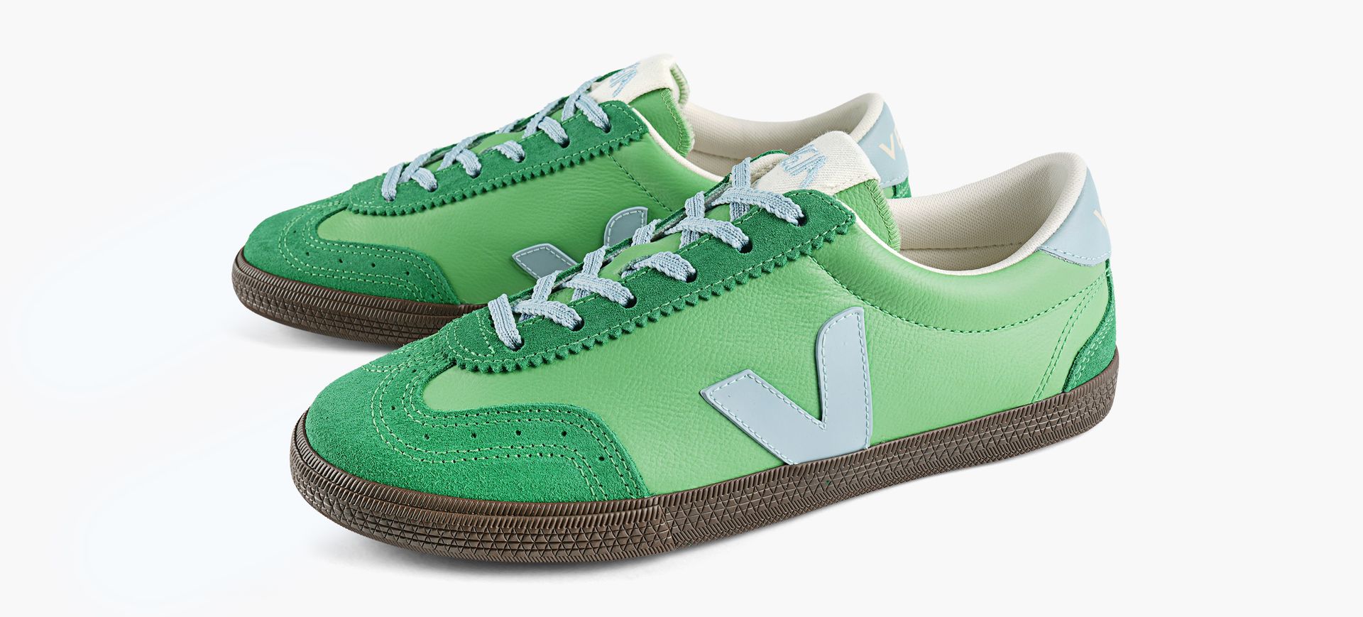 VEJA VOLLEY in GREEN view 4