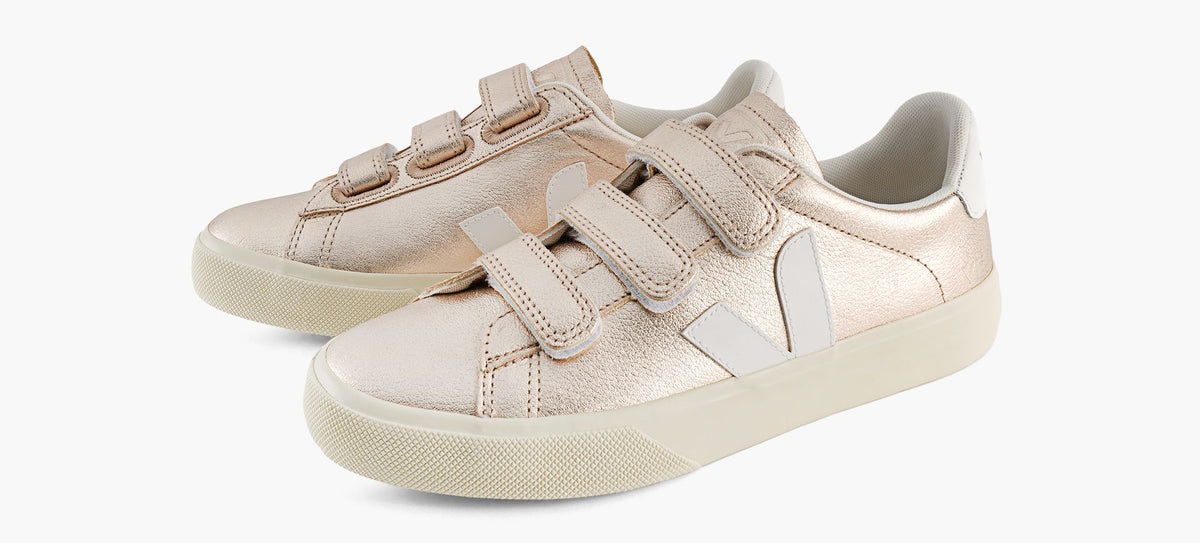 VEJA RECIFELOGO in ROSE GOLD view 4