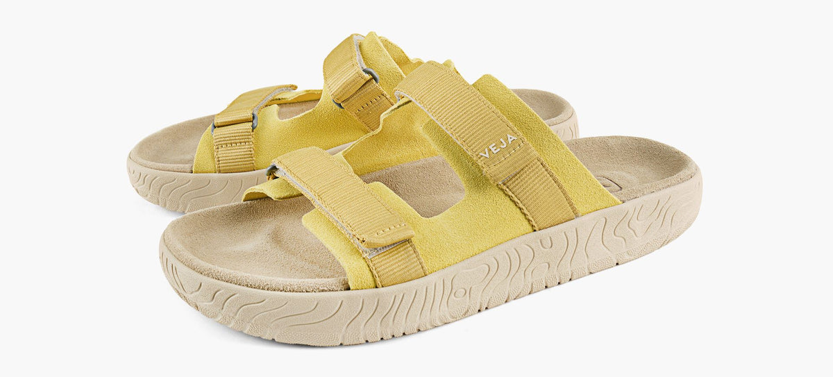 VEJA ARPOADOR in YELLOW view 4