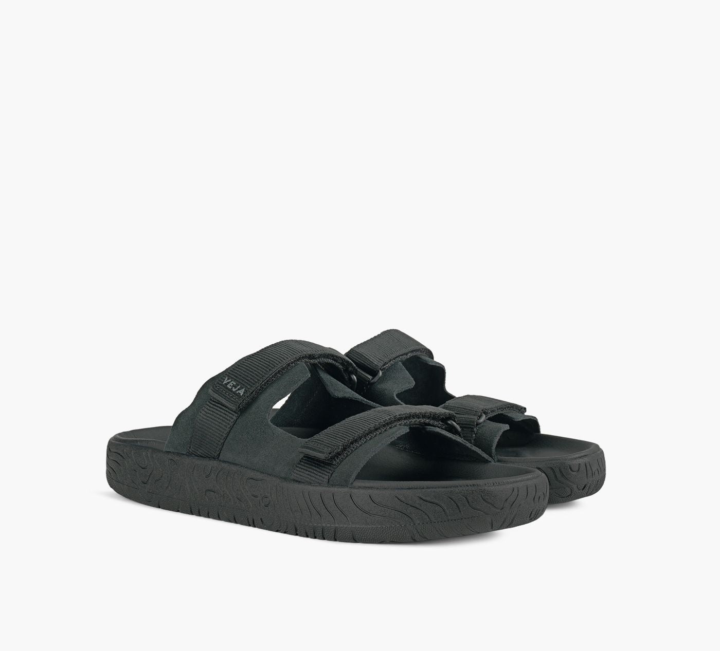 VEJA ARPOADOR in BLACK view 2