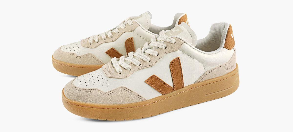 VEJA V90 in WHITE view 4