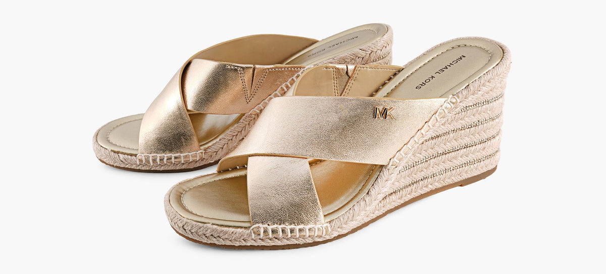 MICHAEL KORS KENZIEWEDGESANDAL in GOLD view 4