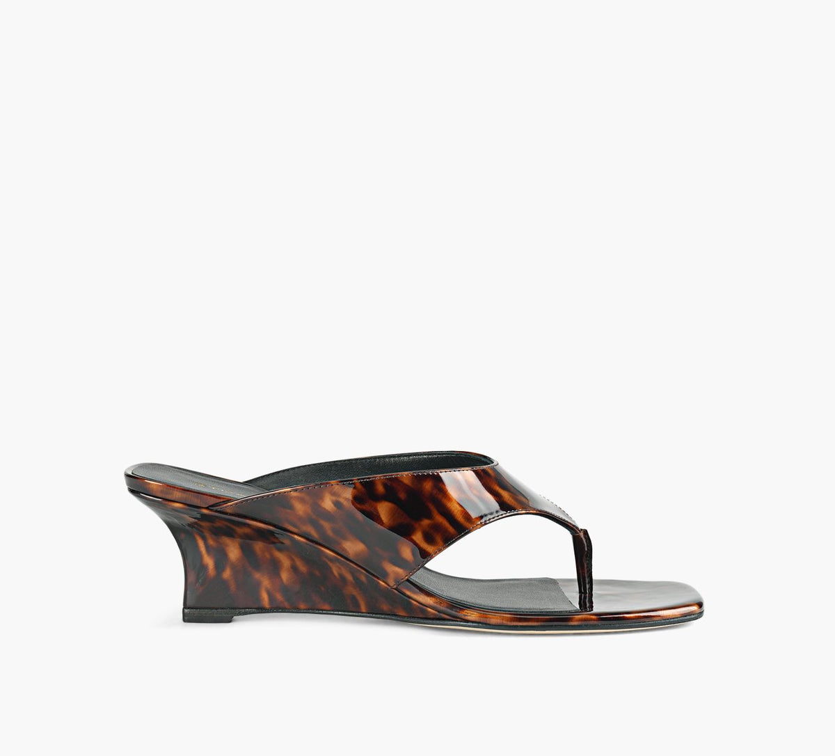 STUART WEITZMAN VINNIEWEDGETHONG in TAN