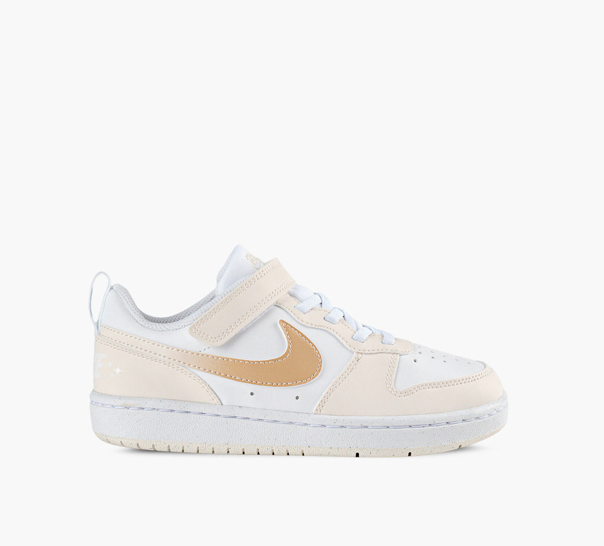 NIKE BASKETCOURTBOROUGHLOWBBALL en BLANC