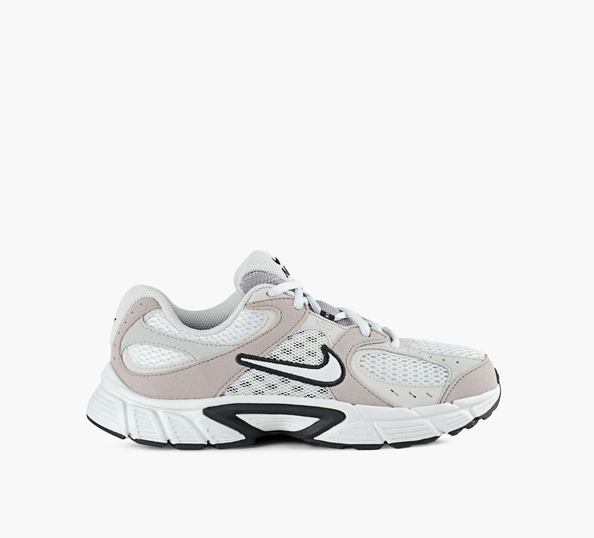 NIKE BASKETV5RUNNERSUDELACER en BEIGE