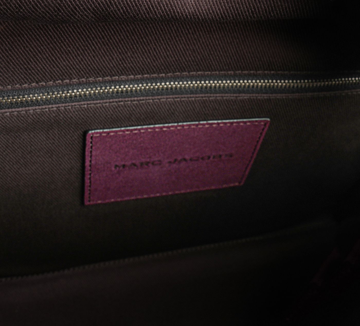 MARC JACOBS THEMEDIUMTOTE in BURGUNDY view 1c